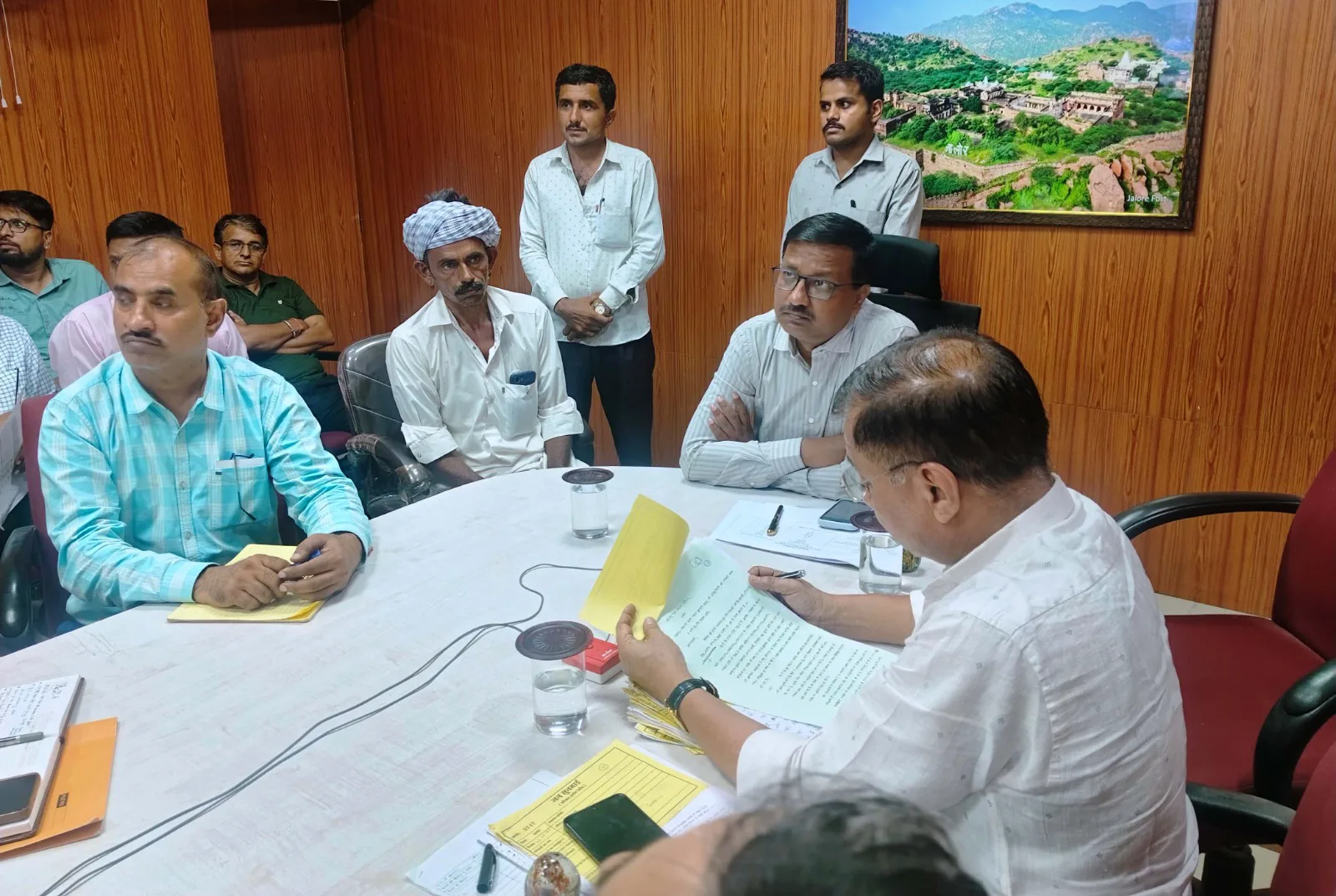 जिला स्तरीय जनसुनवाई, राजस्थान संपर्क पोर्टल एवं सतर्कता समिति में दर्ज परिवेदनाओं की समीक्षा बैठक सम्पन्न
