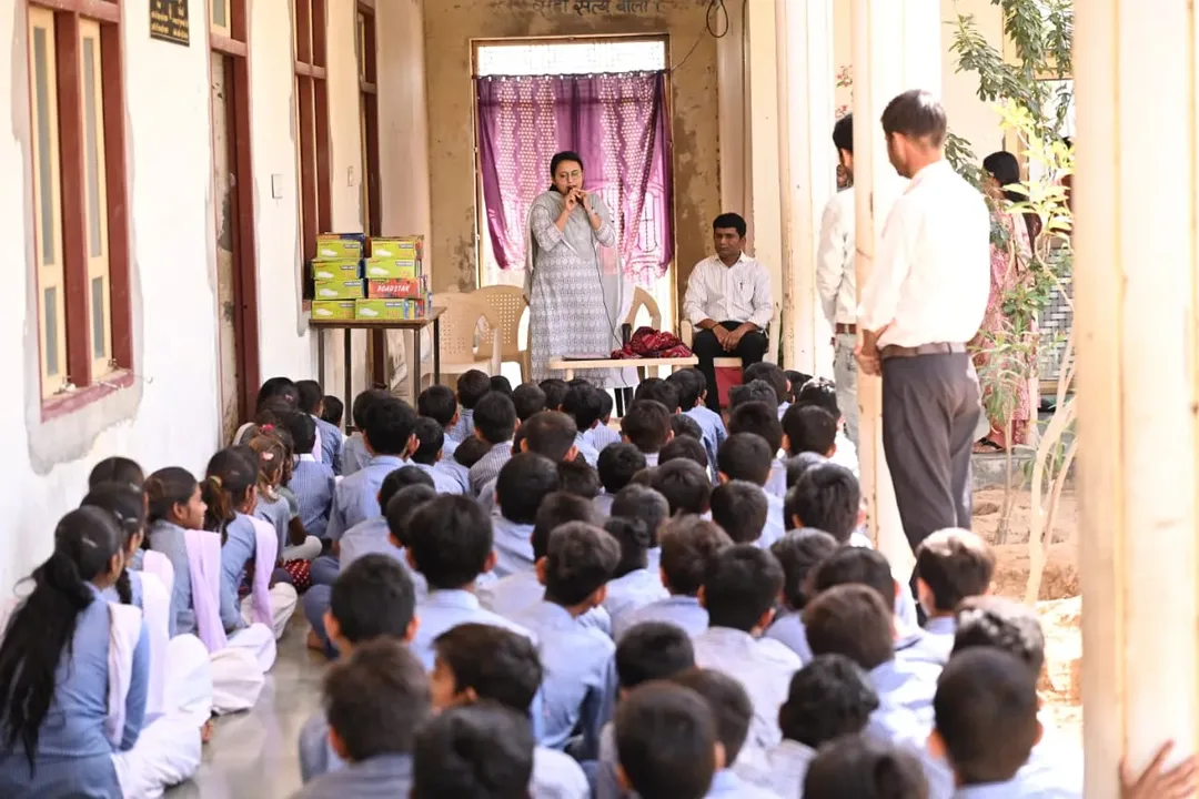 वात्सल्य धाम के बच्चों से मुखातिब हुई बीडीओ हेमलता बिश्नोई – फोटो 4