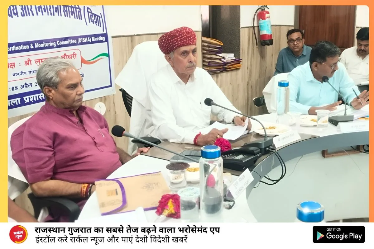 कार्य के प्रति लापरवाही बरतने वाली फर्मों के विरूद्ध हो नियमानुसार कार्यवाही-सांसद लुम्बाराम चौधरी