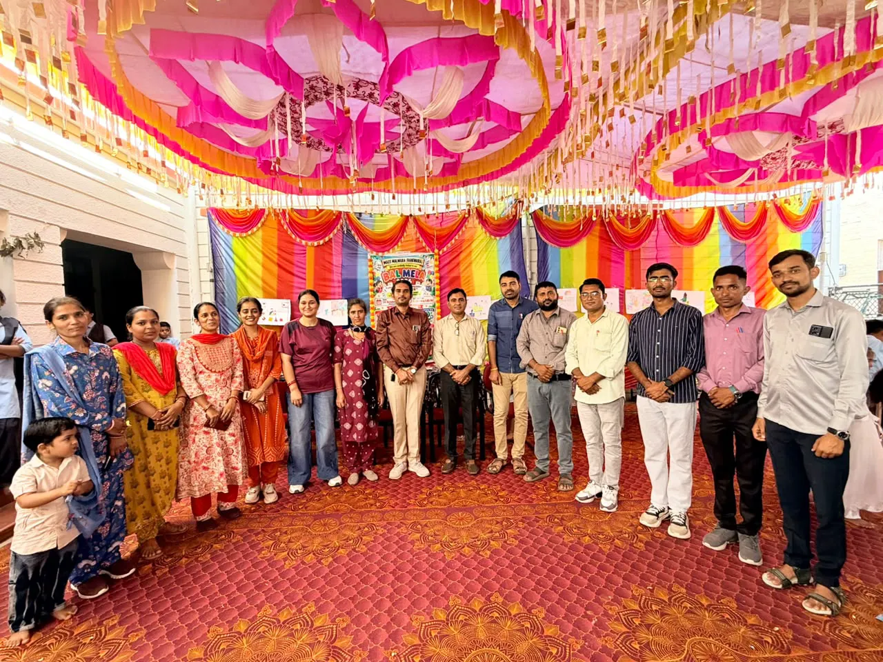 मालवाड़ा में नन्हे हुनरबाजों ने मचाया धमाल! किसी ने दिखाई कला, तो किसी ने मां संग लगाए ठुमके